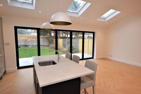 7 Gosfield Road, Epsom, KT19 8HF