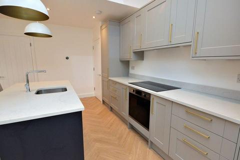 7 Gosfield Road, Epsom, KT19 8HF