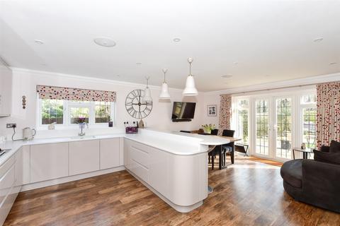Little Mead Farm Close, Warnham, Horsham, RH12 3QT