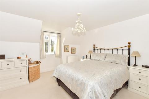 Little Mead Farm Close, Warnham, Horsham, RH12 3QT