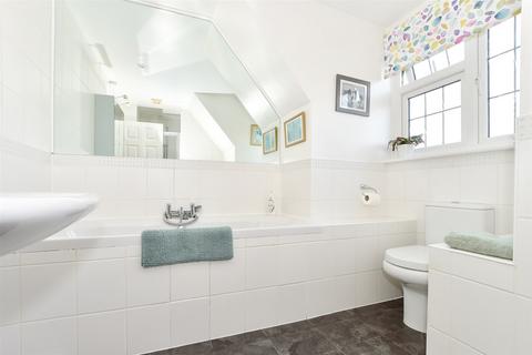 Little Mead Farm Close, Warnham, Horsham, RH12 3QT
