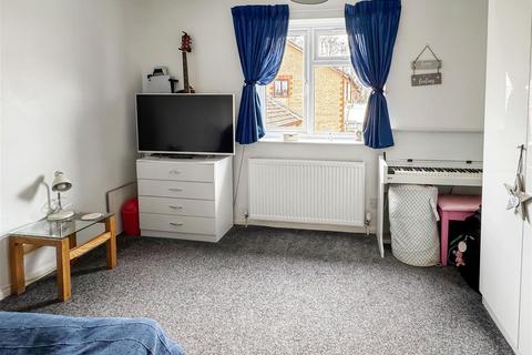 14 Beagle Drive, Ford, Arundel, BN18 0NY