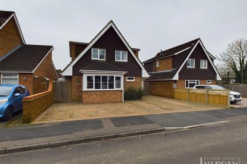 23 Foxmoor Close, Oakley, Basingstoke, RG23 7BQ