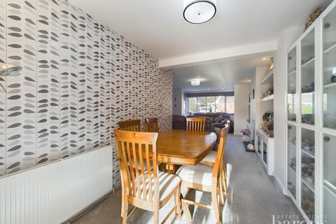 23 Foxmoor Close, Oakley, Basingstoke, RG23 7BQ
