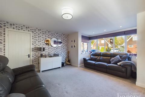 23 Foxmoor Close, Oakley, Basingstoke, RG23 7BQ