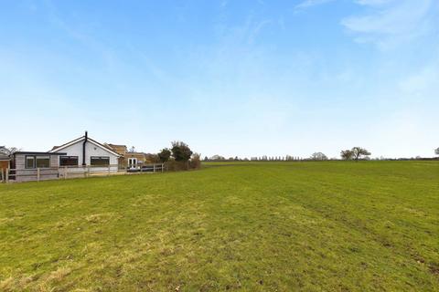 3 bedroom detached bungalow for sale, Holliers Close, Sydenham