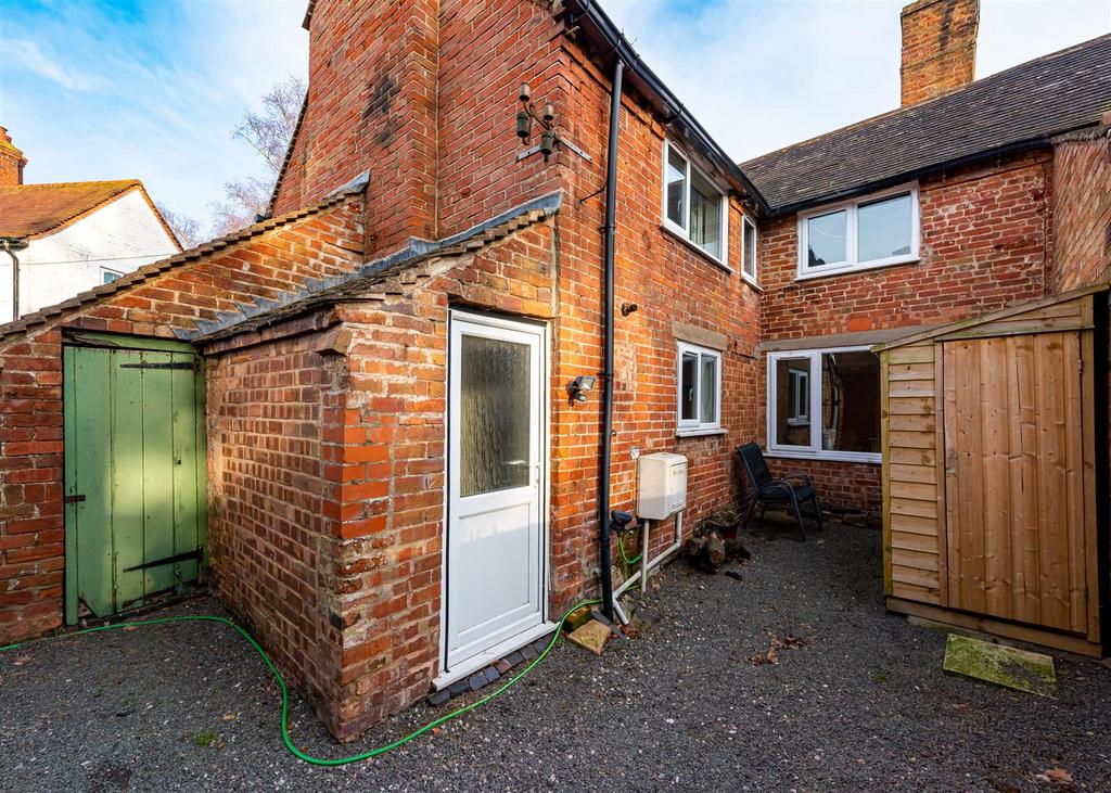 7 Kennels Lane-rear1.jpg