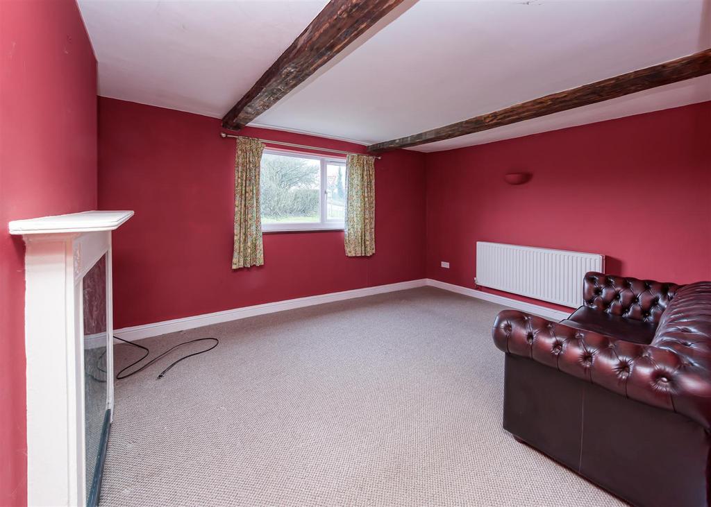 7 Kennels Lane-sitting1.jpg
