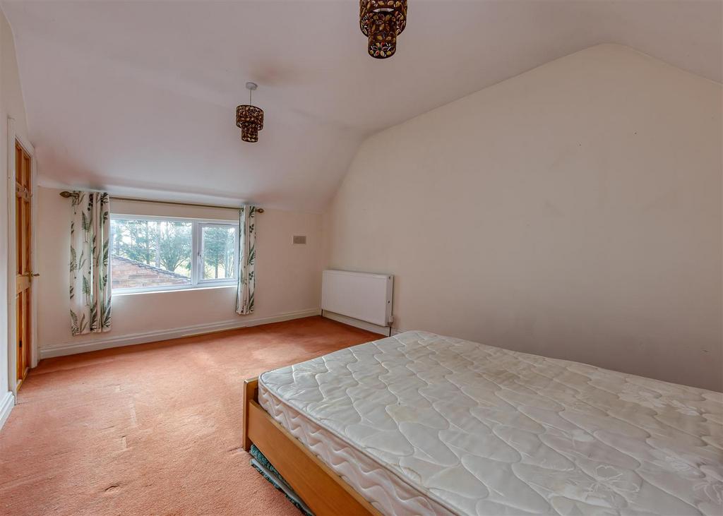 7 Kennels Lane-bed2.jpg