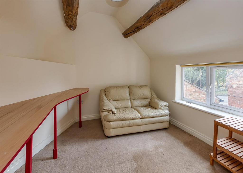 7 Kennels Lane-bed3.jpg