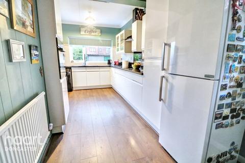 6 Holyrood Road, Doncaster, DN2 5HR