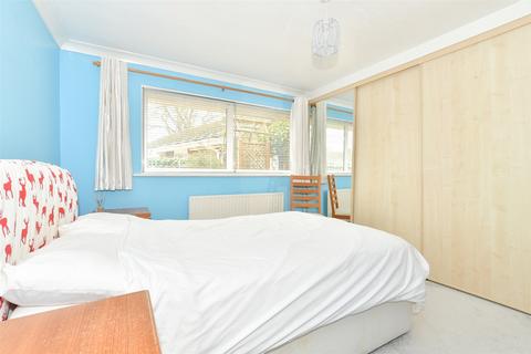 5 Acorns, Horsham, RH13 6AF