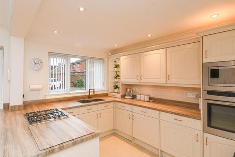 4 bedroom detached house for sale, 7 Griffiths Drive, Wombourne, Wolverhampton