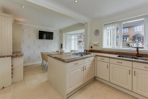 7 Griffiths Drive, Wombourne, Wolverhampton, WV5 0JW