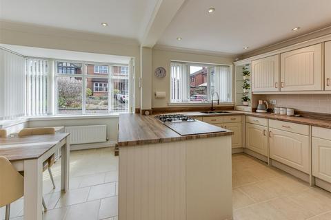7 Griffiths Drive, Wombourne, Wolverhampton, WV5 0JW