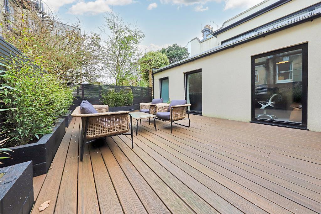 Nicholas james wilbury mews garden 1 (Portal Size)