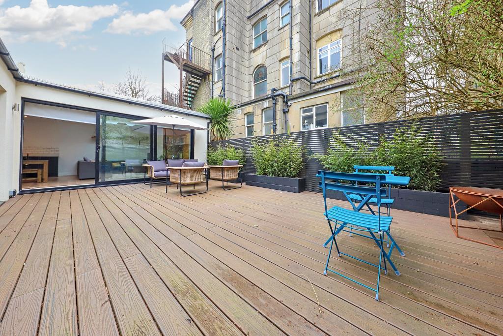Nicholas james wilbury mews garden 3 (Portal Size)