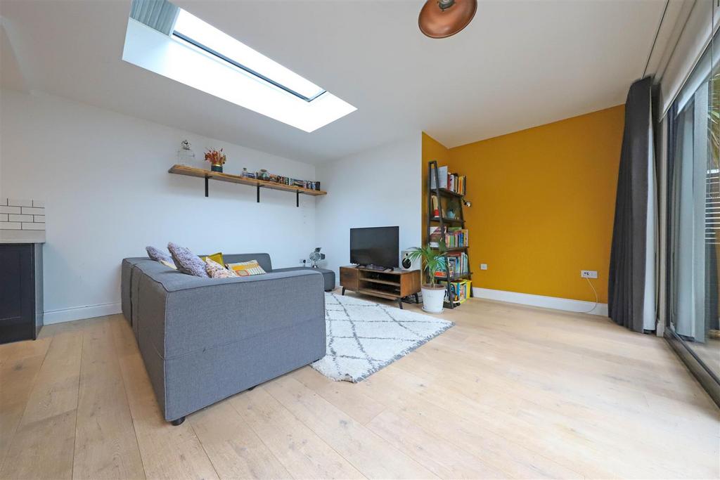 Nicholas james wilbury mews kitchen living 2.jpg
