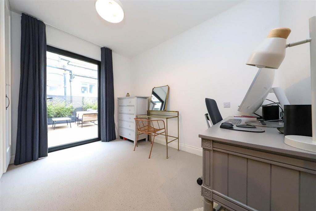 Nicholas james wilbury mews bed 2.jpg