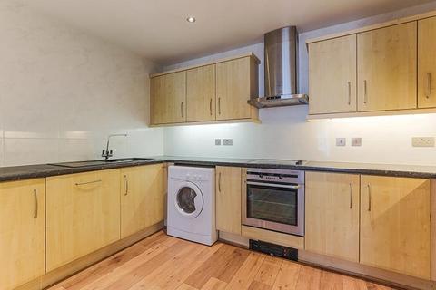 2 bedroom flat to rent, Boardwalk Place, London, E14