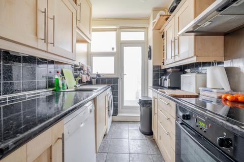 2 bedroom apartment for sale, Marine Gate, Marine Drive, Brighton