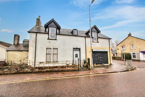 3 bedroom flat for sale, Station Road, Law