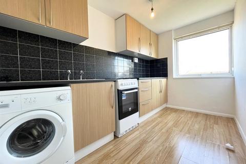 Studio to rent, Pegasus House, Crossbrook Street, Cheshunt