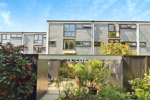 61 Edinburgh Gardens, Windsor, SL4 2AW