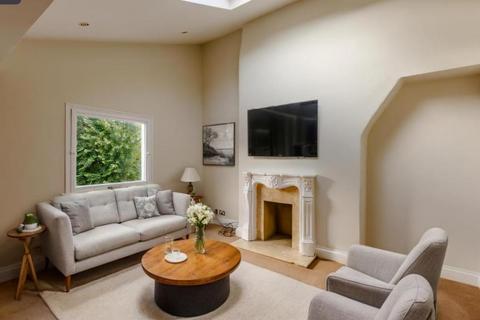 1 bedroom flat to rent, 19 Rye Hill Park, London