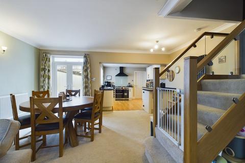 17 Fitzroy Avenue, Ebbw Vale, NP23 5LN