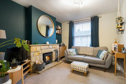83 Beechwood Road, Caterham, CR3 6NF