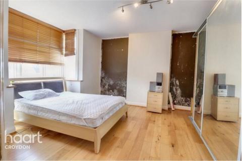 1 bedroom in a house share to rent, Ross Road, LONDON