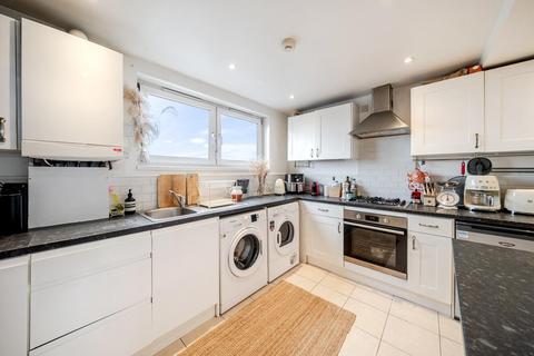 1 bedroom flat for sale, Burbage Close, Southwark