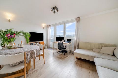 1 bedroom flat for sale, Burbage Close, Southwark