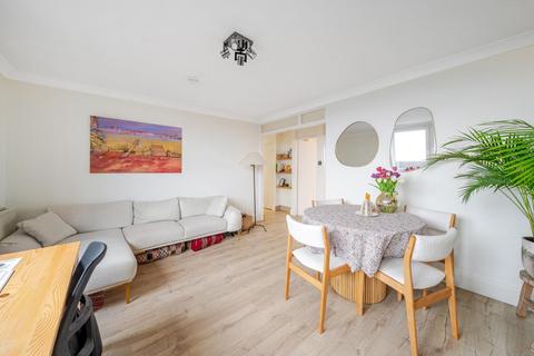 1 bedroom flat for sale, Burbage Close, Southwark