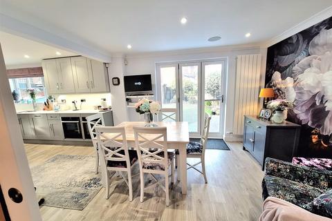 1 Lakeside Way, Norton, Malton, YO17 9PG