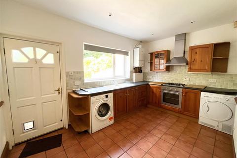 2 bedroom terraced house to rent, Park Road, WILMSLOW