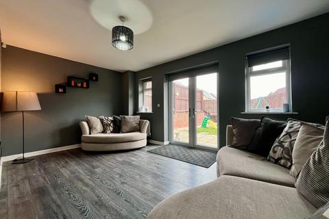 3 bedroom townhouse for sale, Featherwood Avenue, The Rise, Newcastle upon Tyne, NE15