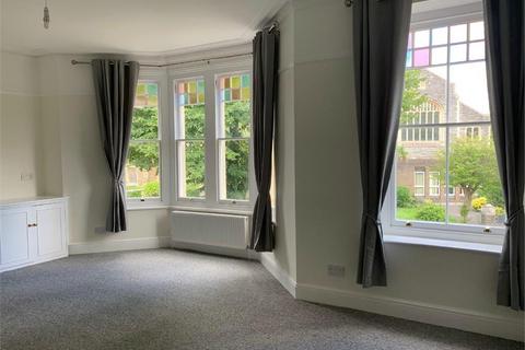 3 bedroom flat to rent, Stanwell Road, Penarth