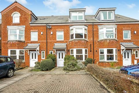 4 bedroom terraced house for sale, Fife Road, Darlington