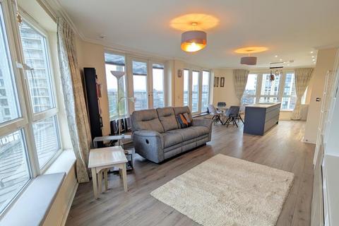 2 bedroom apartment to rent, Station Approach, Woking GU22