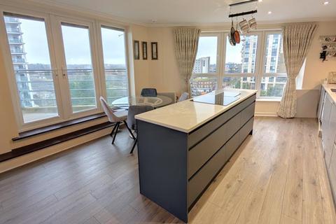 2 bedroom apartment to rent, Station Approach, Woking GU22