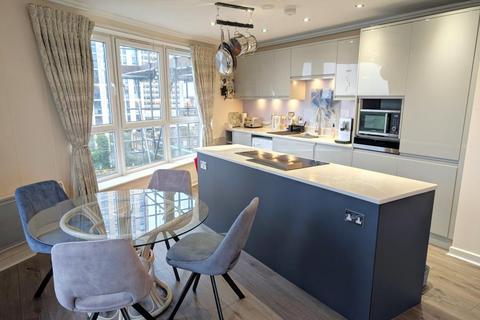 2 bedroom apartment to rent, Station Approach, Woking GU22