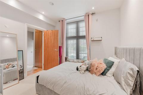 2 bedroom apartment for sale, Reigate Road, Epsom