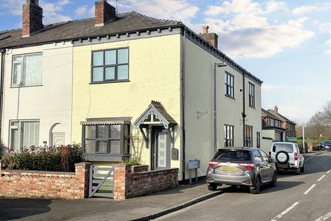 3 bedroom end of terrace house for sale, Roe Green, Manchester M28