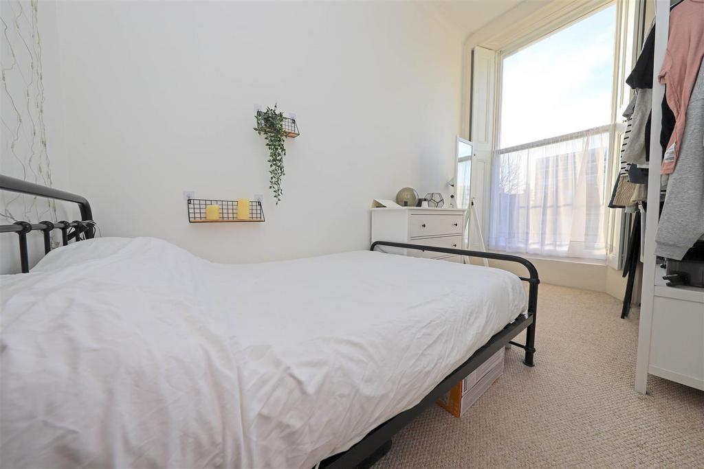 Nicholas james norfolk terrace living bed.jpg