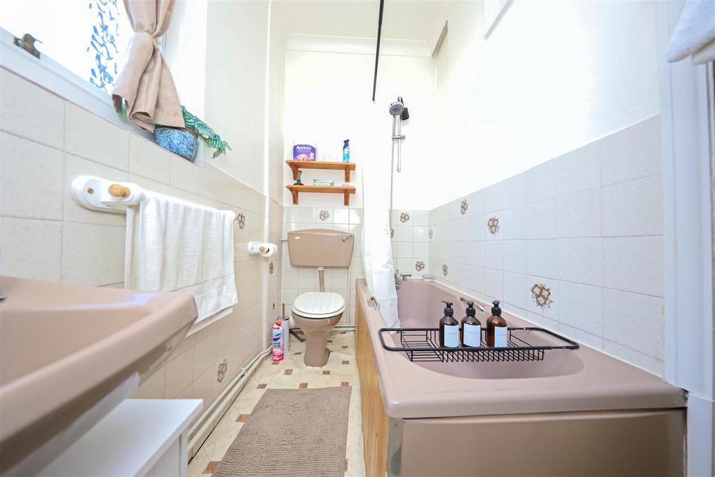 Nicholas james norfolk terrace bathroom.jpg