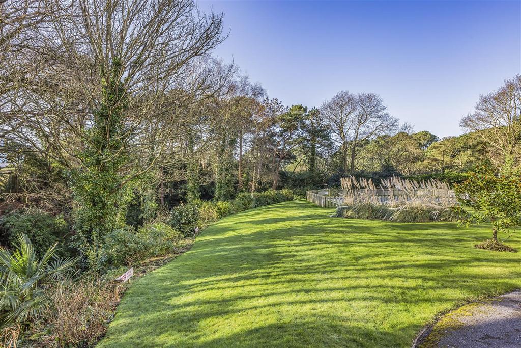 61 Viewpoint-New Externals-Portico Marketing-Saxe Co