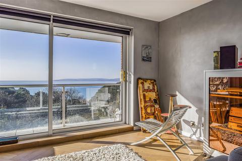 2 bedroom flat for sale, Sandbourne Road, Bournemouth