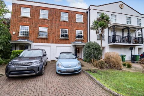 4 bedroom townhouse for sale, Thorne Close, Claygate, KT10